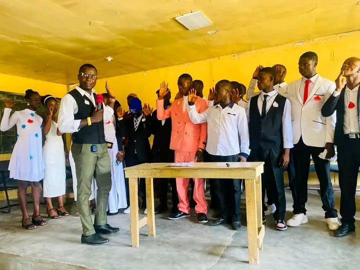 “Student leadership is the first test of a growing leader; lead by example“- A speech delivered by President James Tactician Gbelee Washington at the induction ceremony of the Hill-Top School of the future’s Student Council Government. 