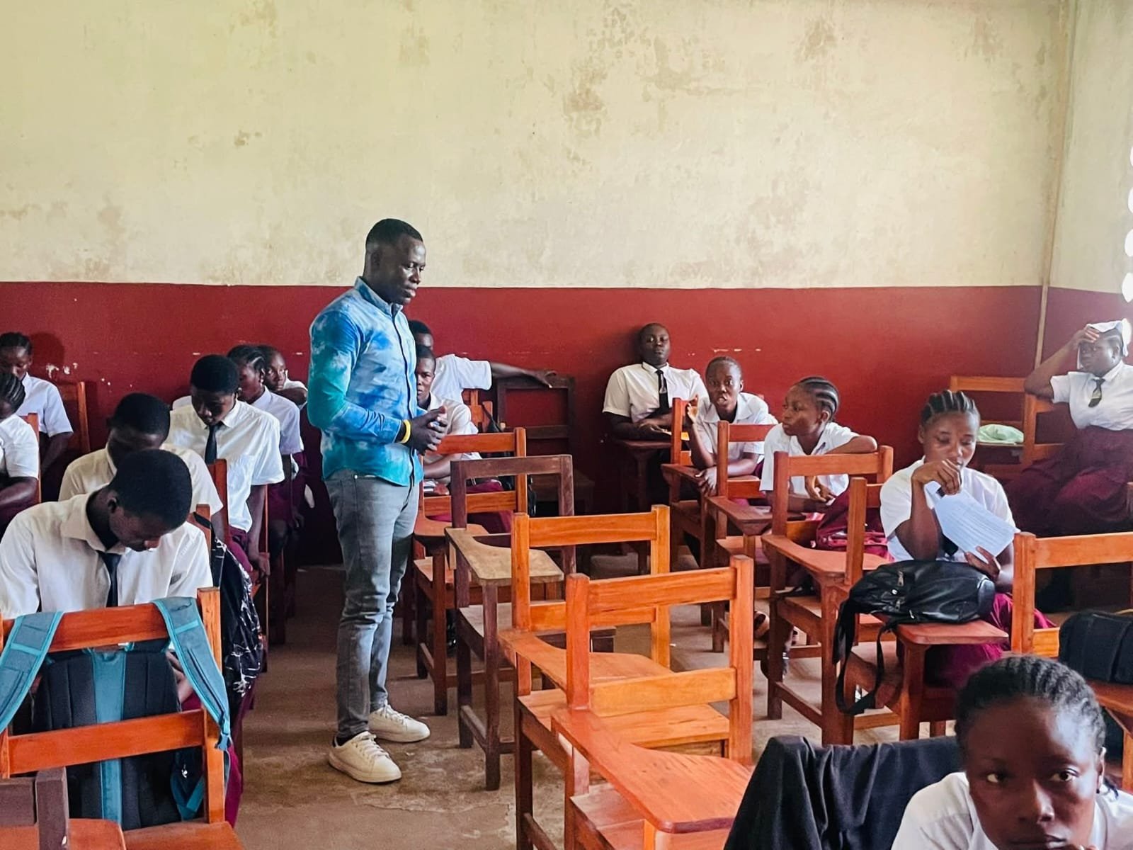 LINSU ENGAGES STUDENTS AND SCHOOL ADMINISTRATORS IN BENTOL